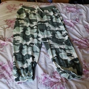 Women's camouflage jogger
